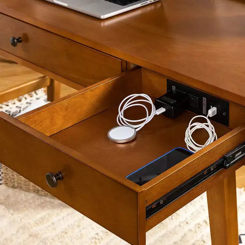 Bureau d'ordinateur avec prise électrique intégrée