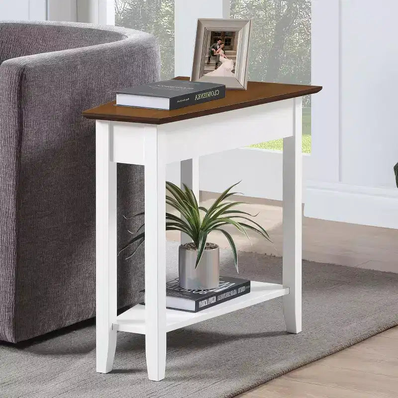 Table d'appoint ronde avec étagère inférieure, table d'appoint élégante avec pieds courbés, table d'appoint stylée pour le rangement du salon